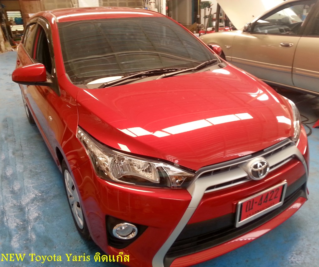 yaris2014gas-02