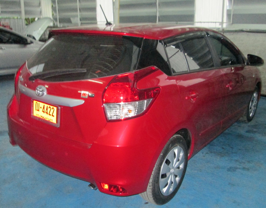 yaris2014gas-17