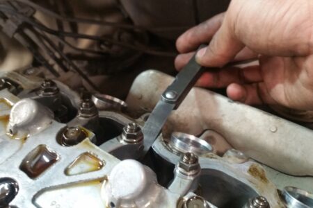 บริการ ปรับตั้งวาล์ว ไอดี ไอเสีย Honda 4 สูบ แบบปรับตั้งสกรู